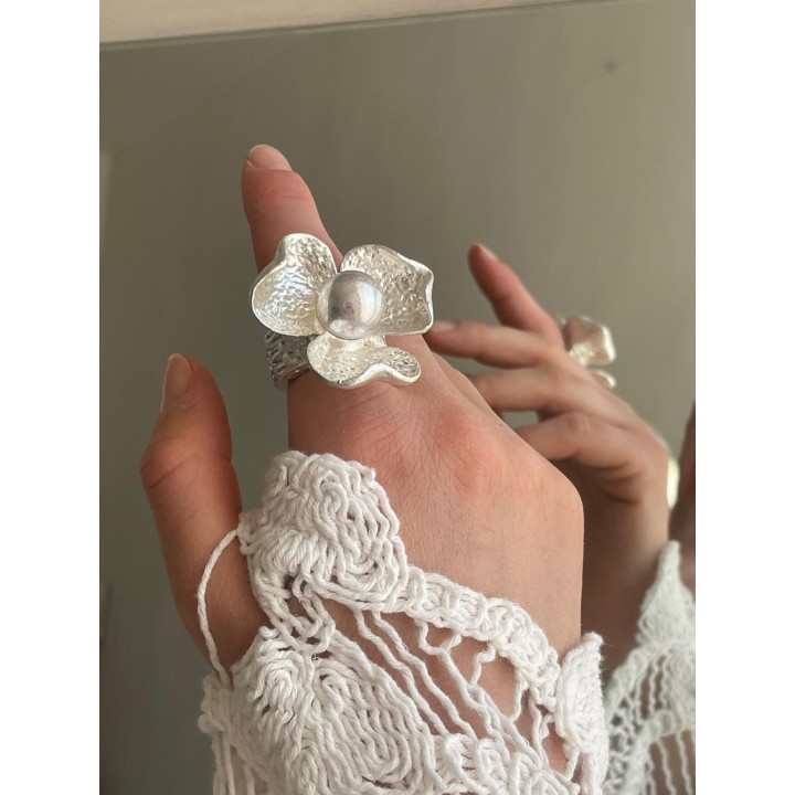Raw Flower Ring - Silver | Portobello Road Shop