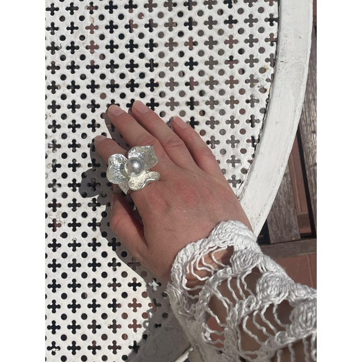 Raw Flower Ring - Silver | Portobello Road Shop